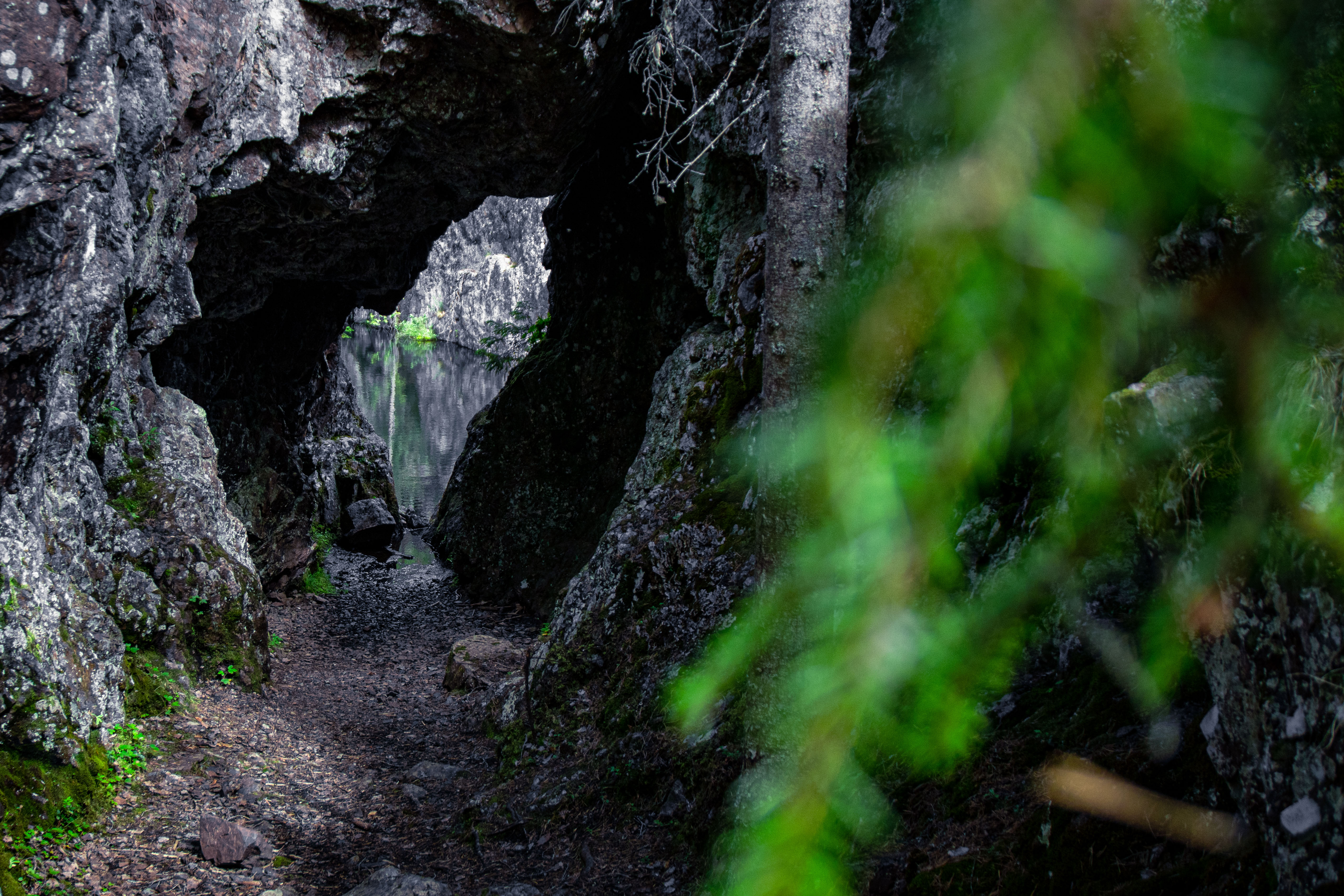 Foto av Rövargrottan vid Laforsen