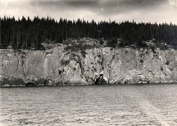 Rödgavels grotta